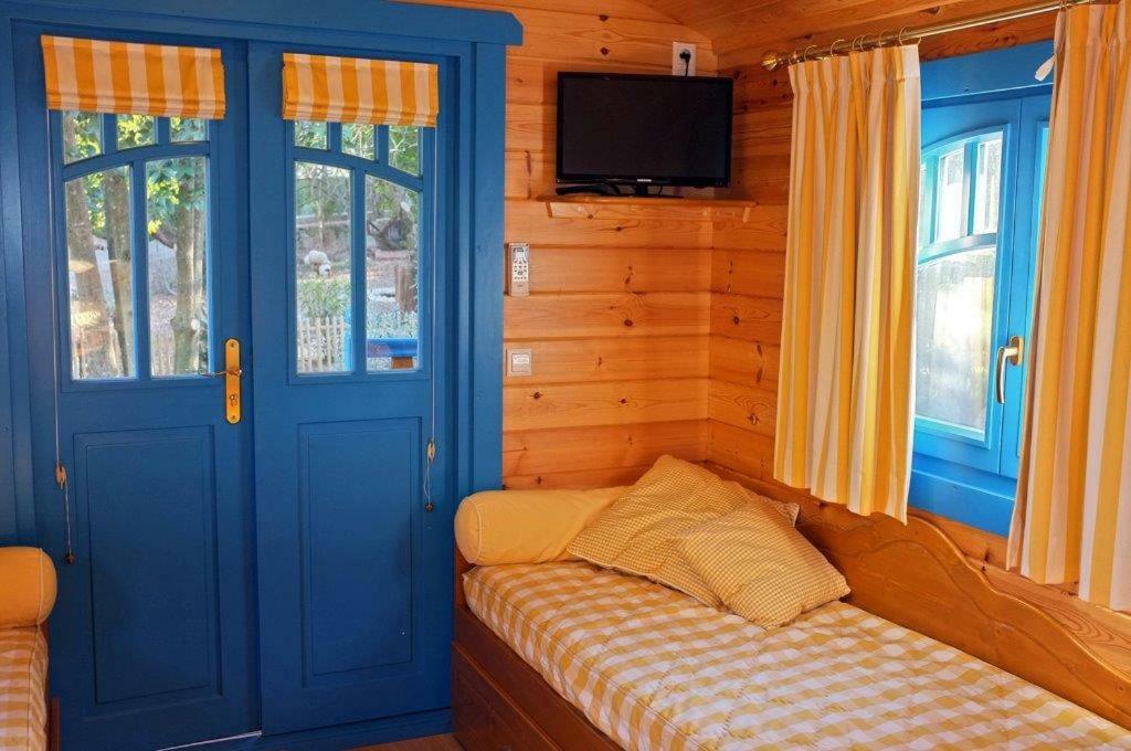 Roulotte De Charme Ferienhaus *